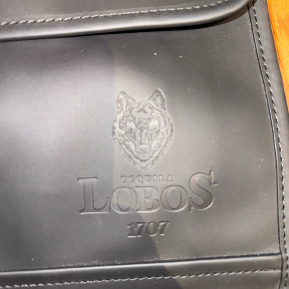 Black Rains Waterproof Backpack - Picture 3 of 12